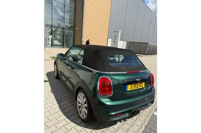 MINI Cabrio (2017) thumbnail 5