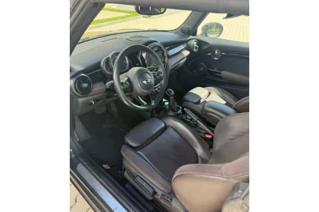 MINI Cabrio (2017) thumbnail 6
