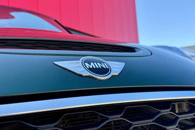 MINI Cabrio (2017) thumbnail 6