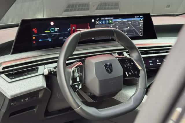 Peugeot 5008 (2026) thumbnail 2