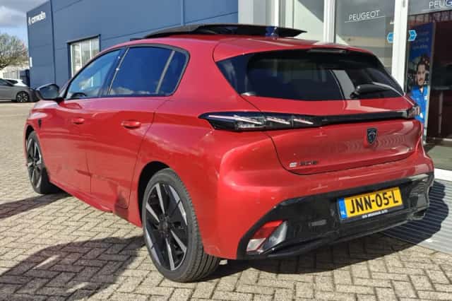 Peugeot e-308 (2025) thumbnail 4