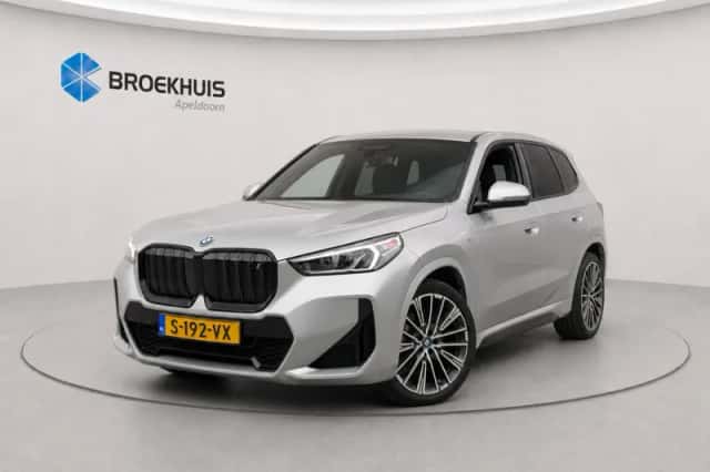 BMW iX1 (2023) thumbnail 1