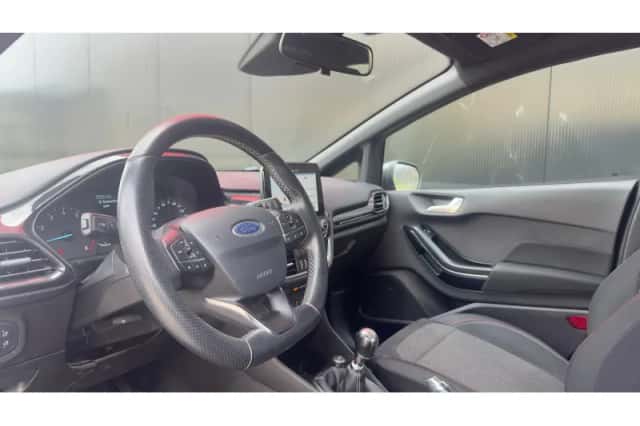 Ford Fiesta (2018) thumbnail 2