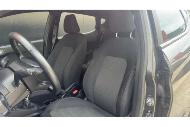 Ford Fiesta (2018) thumbnail 3