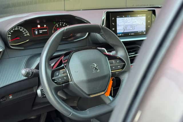 Peugeot 2008 (2022) thumbnail 2