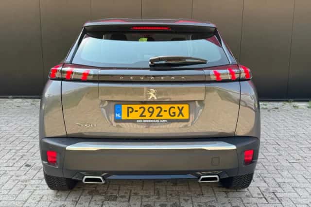 Peugeot 2008 (2022) thumbnail 4