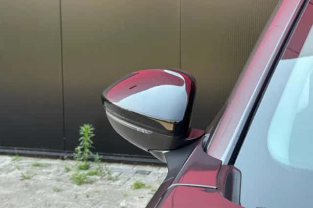 Peugeot 2008 (2022) thumbnail 6