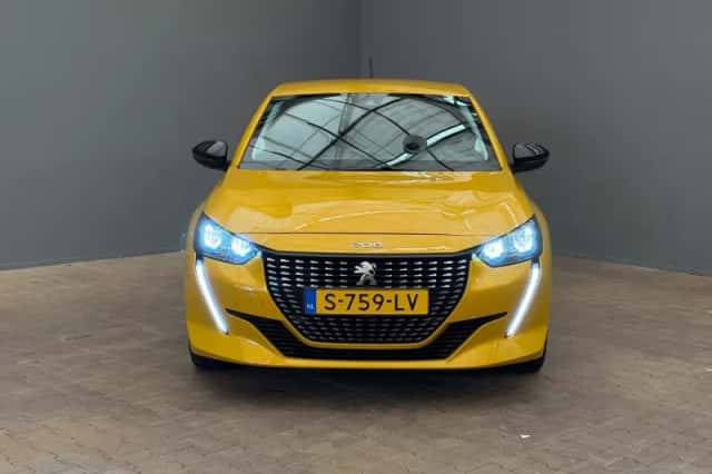 Peugeot 208 (2023) thumbnail 5
