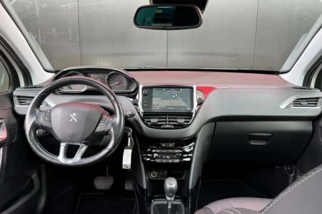 Peugeot 2008 (2019) thumbnail 2