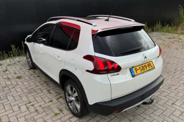 Peugeot 2008 (2019) thumbnail 4