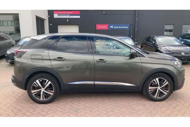 Peugeot 3008 (2017) thumbnail 4