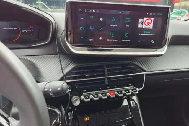 Peugeot 208 (2024) thumbnail 5
