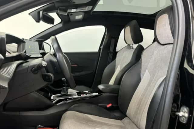 Peugeot 208 (2021) thumbnail 4