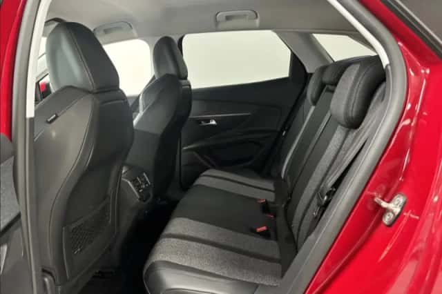 Peugeot 3008 (2017) thumbnail 6