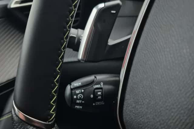 Peugeot 208 (2024) thumbnail 6