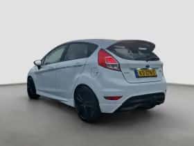 Ford Fiesta (2016) thumbnail 2