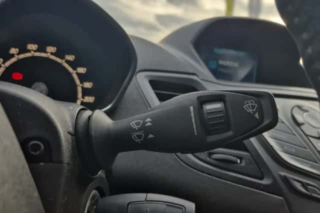 Ford Fiesta (2016) thumbnail 13