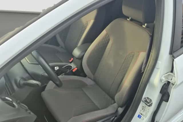 Ford Fiesta (2016) thumbnail 27