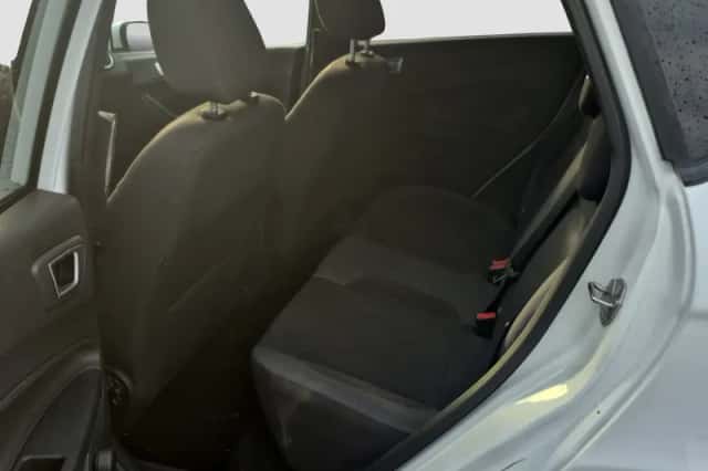 Ford Fiesta (2016) thumbnail 28