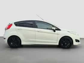Ford Fiesta (2016) thumbnail 4