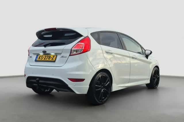 Ford Fiesta (2016) thumbnail 6