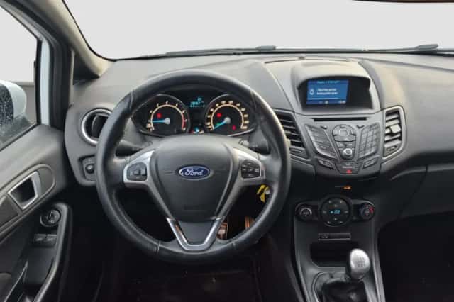 Ford Fiesta (2016) thumbnail 9