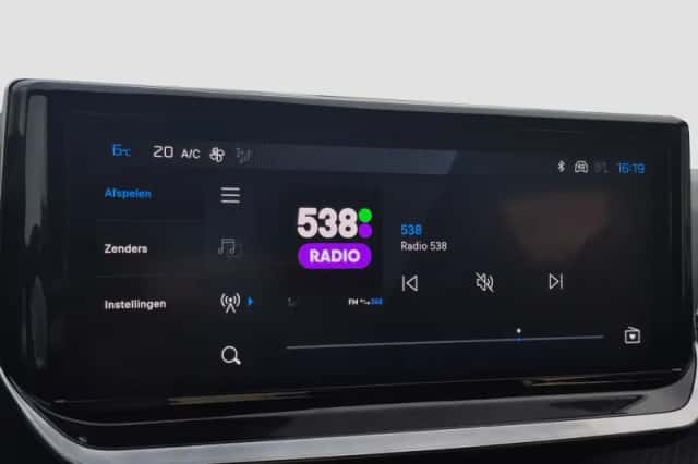Peugeot 208 (2024) thumbnail 15