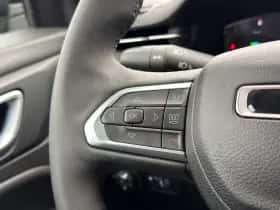 Jeep Compass (2023) thumbnail 12