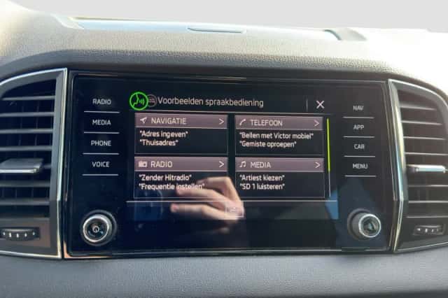 Škoda Karoq (2019) thumbnail 12