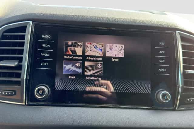 Škoda Karoq (2019) thumbnail 18
