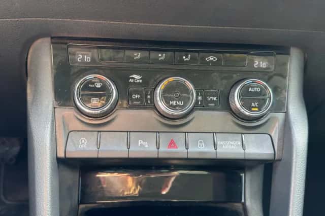 Škoda Karoq (2019) thumbnail 19