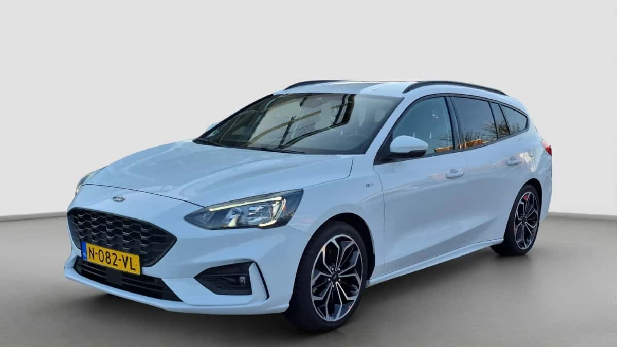 Ford Focus (2022) — foto 1