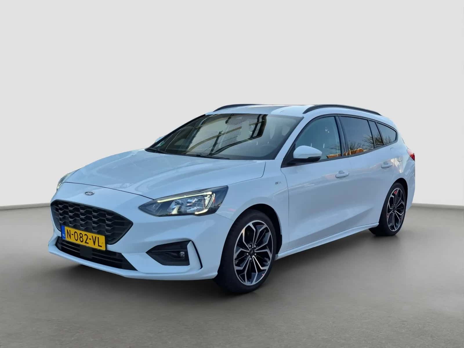 Ford Focus (2022) — foto 1