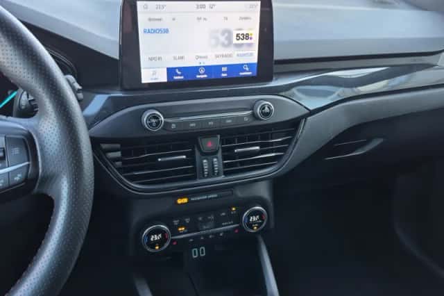 Ford Focus (2022) thumbnail 14