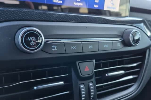 Ford Focus (2022) thumbnail 19