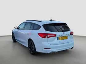 Ford Focus (2022) thumbnail 3