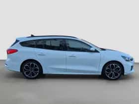 Ford Focus (2022) thumbnail 4