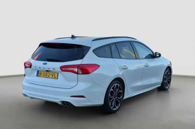 Ford Focus (2022) thumbnail 5