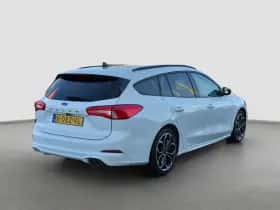 Ford Focus (2022) thumbnail 5