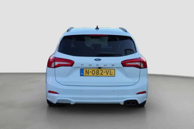 Ford Focus (2022) thumbnail 6