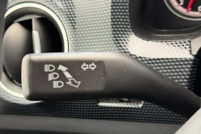 Volkswagen Up! (2023) thumbnail 13