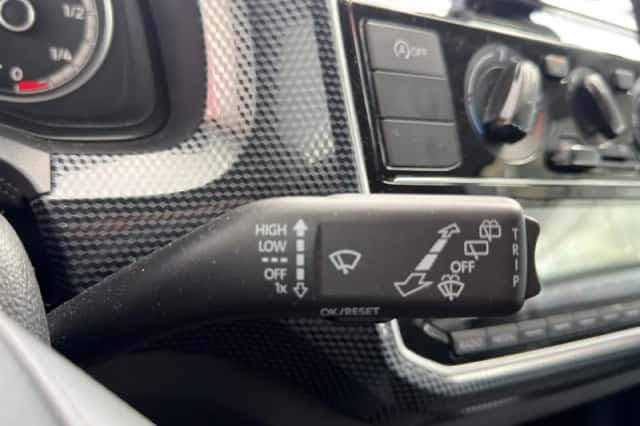 Volkswagen Up! (2023) thumbnail 14