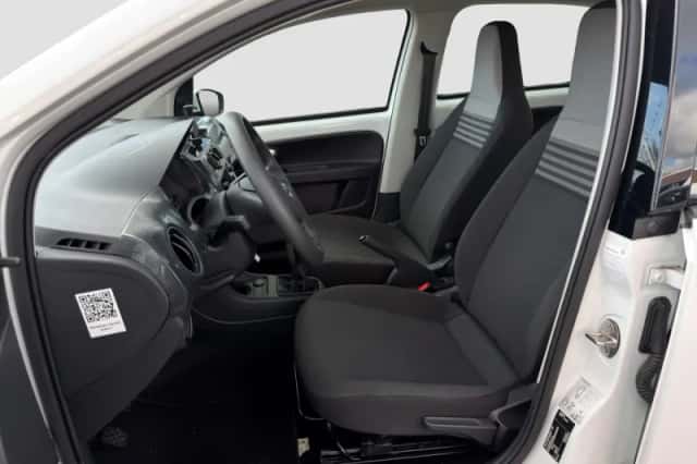 Volkswagen Up! (2023) thumbnail 19