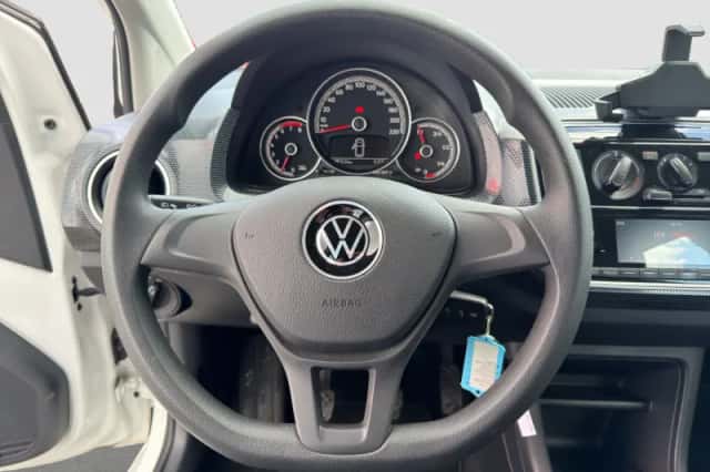 Volkswagen Up! (2023) thumbnail 10