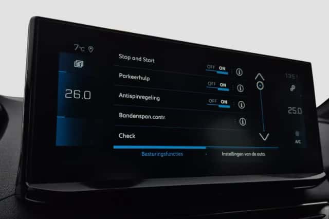Peugeot 3008 (2023) thumbnail 13