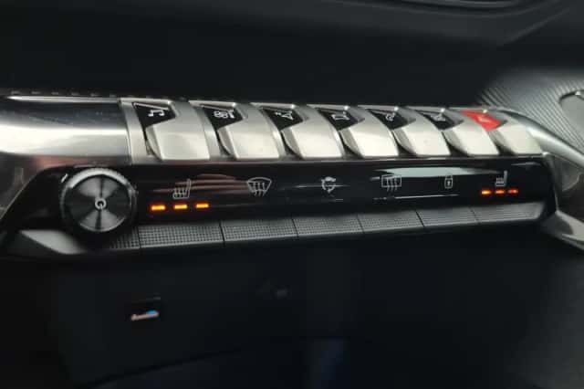 Peugeot 3008 (2023) thumbnail 14