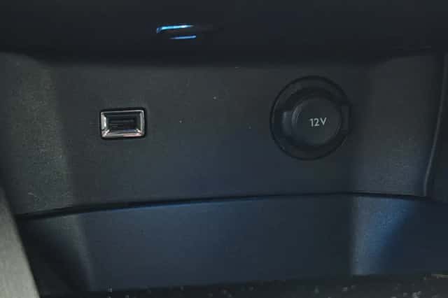 Peugeot 3008 (2023) thumbnail 18