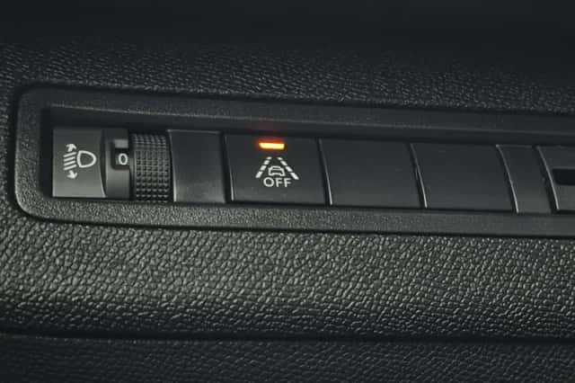Peugeot 3008 (2023) thumbnail 19