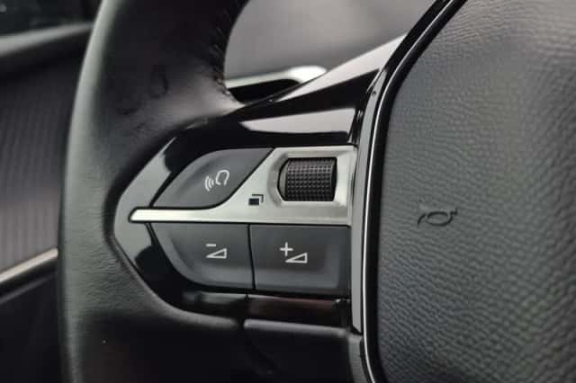 Peugeot 3008 (2023) thumbnail 30