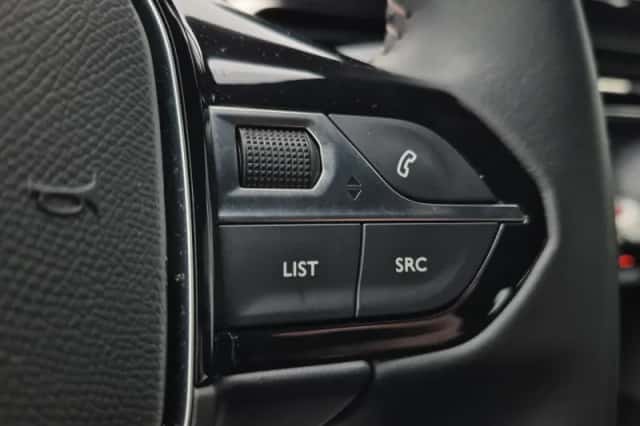 Peugeot 3008 (2023) thumbnail 32